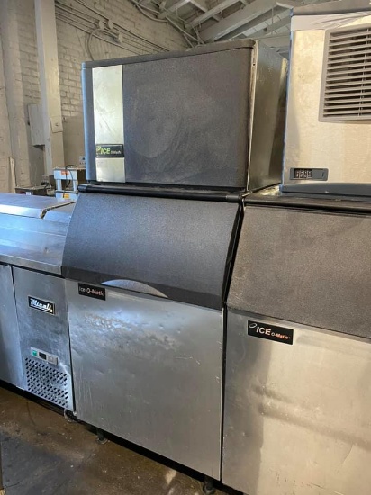 Ice O Matic 500LB. Ice Machine w/Bin