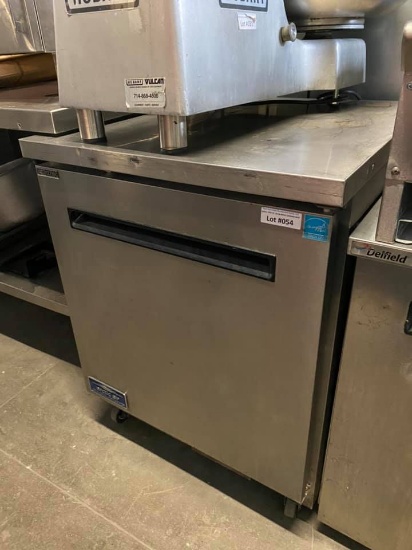 Arctic Air AUC27R 27" Undercounter Refrigerator