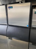 Ice O Matic 500LB. Ice Machine w/Bin