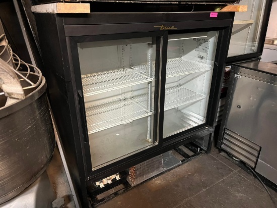 True 2 Sliding Glass Door Merchandiser, Refrigerator- low profile (No bottom Cover)