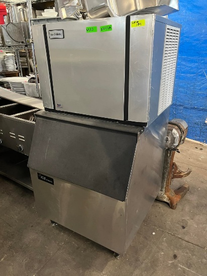 Ice-O-Matic CIM0636HA Elevation Series 30" Air Cooled Half Dice Cube Ice Machine - 208-230V; 600 lb.