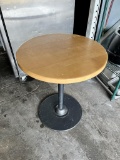 Round Dinning Table