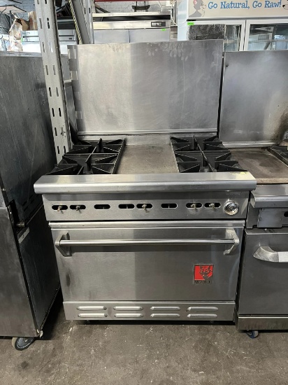 Wolf Combination Gas 4 Burner Range w/12” Griddle & Oven Below