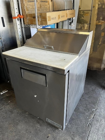 True 27" Sandwhich Prep Table