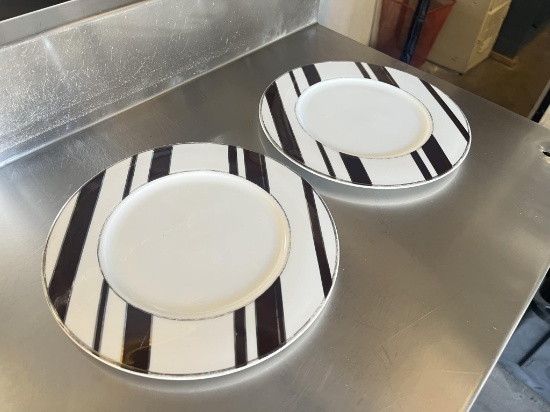 Mikasa Color Studio Bone China 8.5” in. Dinning Plate w/Design