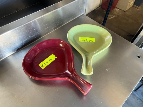 Lot of Multicolored Dinning Pans