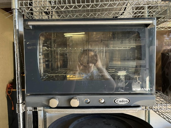 Cadco Stefania XAF-113 3-Shelf Half Size Heavy-Duty Manual Countertop Convection Oven - 120V