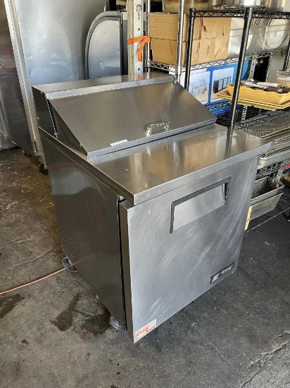 True 27" Sandwich Prep Table