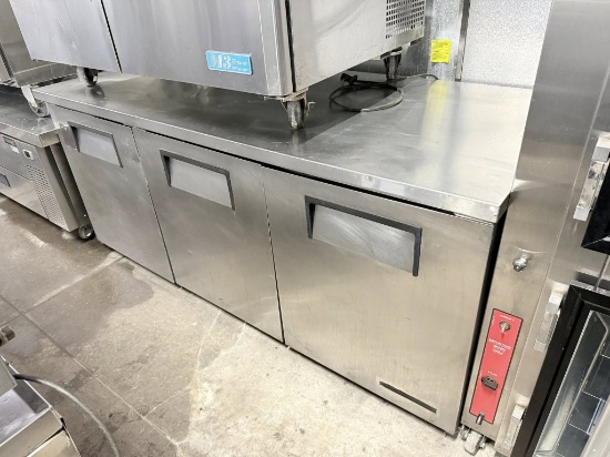 True TUC-72-HC 72 3/8" Undercounter Refrigerator TESTED & WORKING