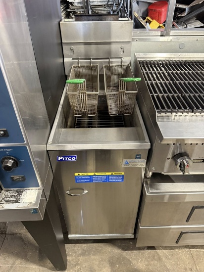 Pitco 35-45LB Gas Deep Fryer - TESTED & WORKING