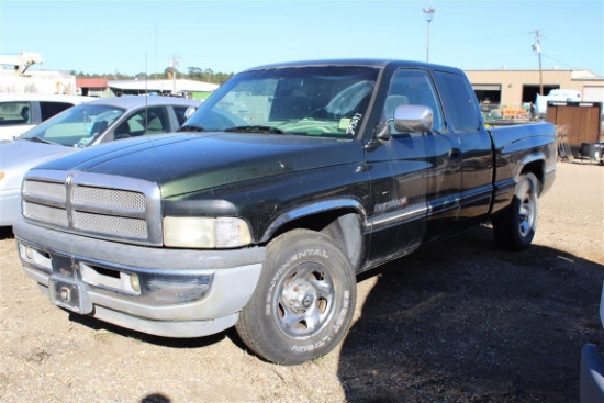 DODGE RAM 1500 SALVAGE, Extended Cab, Gas Engine, Automatic Transmission, Single Axle  ~ 92584