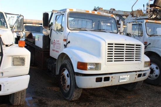 INTERNATIONAL 4700 SALVAGE, 14' Steel Flatbed w/ Tool Boxes, Diesel Engine, Automatic Transmission,