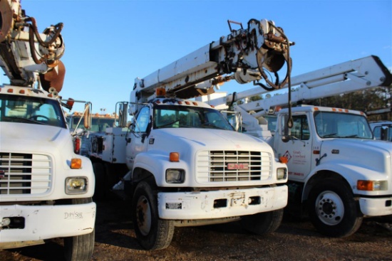 GMC TOPKICK C7500 Altec Auger Boom, Outriggers, Diesel Engine, Automatic Transmission, Single Axle