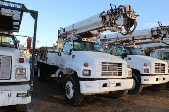 GMC TOPKICK C7500 SALVAGE, Altec Auger Boom Mounted on Flatbed, Outriggers, Diesel Engine, Automatic