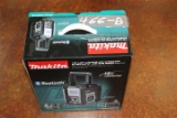 (1) Makita 18V LXT Lithium-Ion Cordless Bluetooth Job Site Radio (Radio Only) Model XRM04B