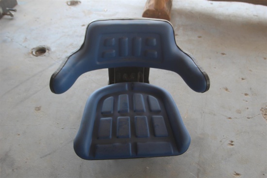 Ford Style Tractor Seat . Universal Seat