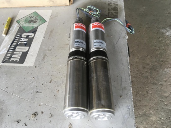 DAYTON LOT OF 2 SUBMERSIBLE WELL PUMPS, DAYTON MODEL 4TB43 UNUSED