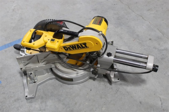 DEWALT DWS780 12" COMPOUND MITER SAW 120V DBL INSULATED ~ **This Lot is part of a Bank Maintenance F