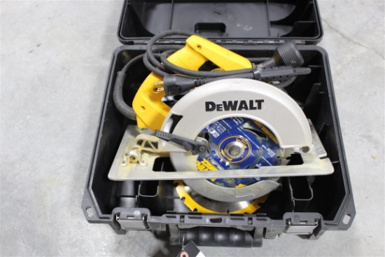 DEWALT DW364 7.25" CIRCULAR SAW . ~