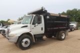 INTERNATIONAL 4400 International PD466 Diesel Engine - 6 Speed Transmission - 12' Dump Bed  - (2 Way