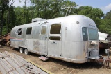 AIRSTREAM CAMPER