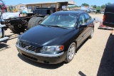 VOLVO S60 SALVAGE ROW - 2002 Volvo S60 - gas engine - automatic transmission with sun roof 4 door NO