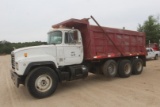 MACK RD690S 20 Yard Dump Bed - Air Lift 3rd Axle - Tri Axles - Camelback Suspension - 11R22.5 on Alu