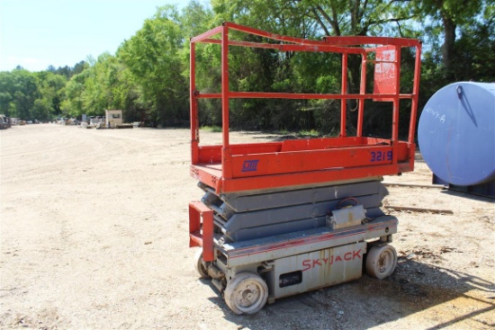 SKYJACK 3219 500lb Capacity Lift