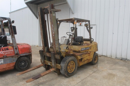 CATERPILLAR DR40 8000lb Capacity - Standard Mast - Diesel Engine