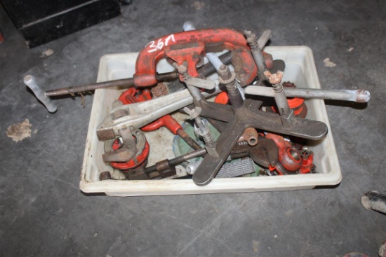 LOT OF ASSORTED PIPE CUTTERS