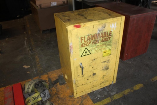 EAGLE FLAMMABLE SMALL METAL CABINET