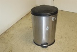 STANLESS TRASH CAN