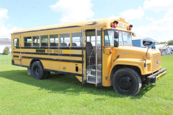 1995 CHEVEROLET HANDICAP SCHOOL BUS, Type C, 22 Passenger w/ 3 Wheel Chair Spaces