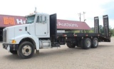 2002 PETERBILT 385