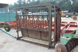 LIVESTOCK SQUEEZE CHUTE