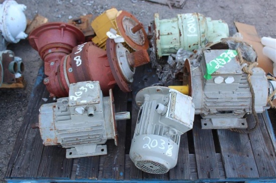 Pallet of (4) Electric Motors - Gear Reduction - Hydraulic Motor