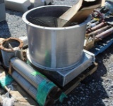 Pallet of Misc Flange Parts