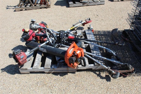 LOT OF LAWN EQ (Weedeaters - Trimmers - Blowers)