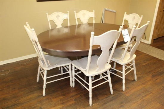 Kitchen Table with Leaf and 6 chairs