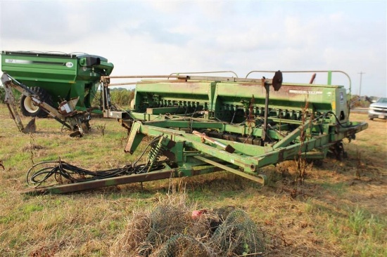 John Deere 750 Grain Drill w/Offset Hitch