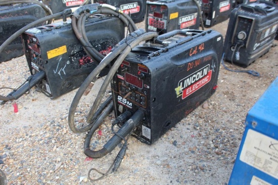 Lincoln Electric 25M PowerFeed (SN: U1160706297)