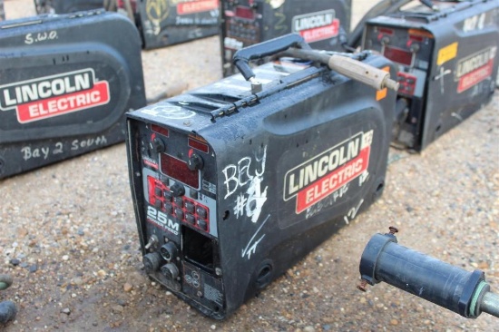 Lincoln Electric 25M PowerFeed (SN: U1090800740)