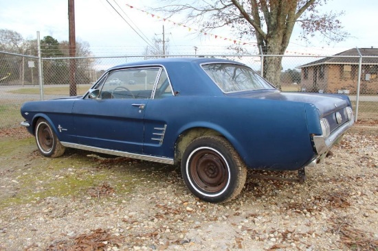 1966 MUSTANG CLASSIC CAR - Runs and Drives