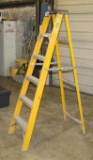 Louisville 6' Fiberglass Ladder