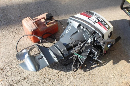 HONDA GAS BOAT MOTOR W/ GAS CAN