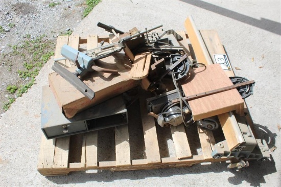 PALLET OF MISC SAW PARTS