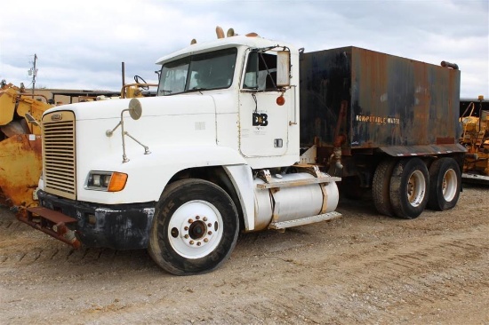 FREIGHTLINER WATER TRUCK