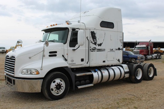 2011 MACK CXU613
