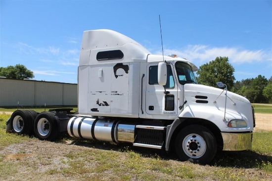 2011 MACK CXU613
