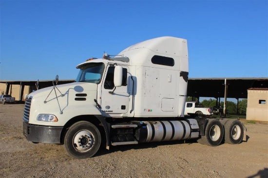 2011 MACK CXU613